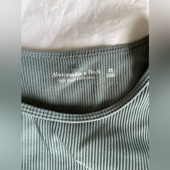 Abercrombie & Fitch Soft AF Ribbed Shirt - Picture 2 of 3
